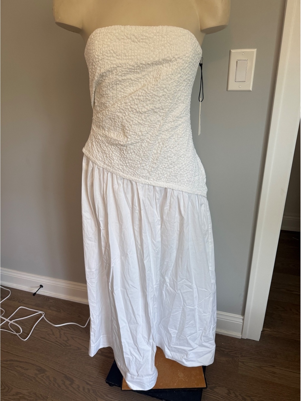 STAUD Strapless White Midi Dress with Textured Bodice and Flowing Skirt - Picture 2 of 10